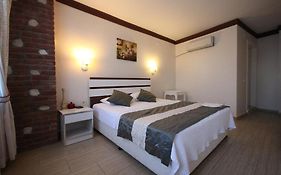 Lavinya Otel